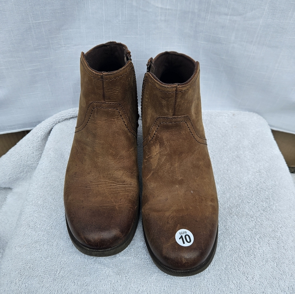 Teva Tan Chukka Boots Sz 10 See Pictures For Details